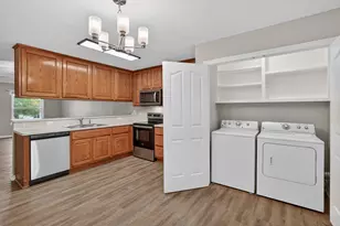 1402 Western Oaks Ct, Bryan, TX 77807 - Photo 13