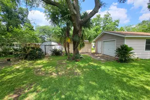 706 Maple St, Sweeny, TX 77480 - Photo 31