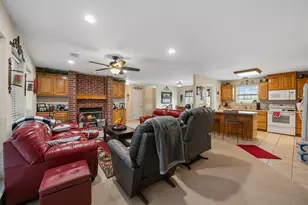 98 Heather Ln, Trinity, TX 75862 - Photo 5