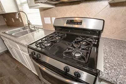 863 Sierra Brook Lane, League City, TX 77573 - Photo 9