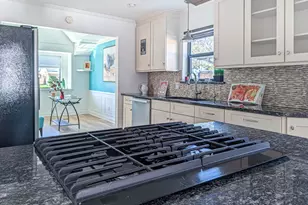 6518 Kury Ln, Houston, TX 77008 - Photo 11