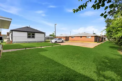 3406 E Lockwood Drive #1, Houston, TX 77026 - Photo 3
