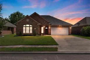 54 Tangerine Ct, Lake Jackson, TX 77566 - Photo 37