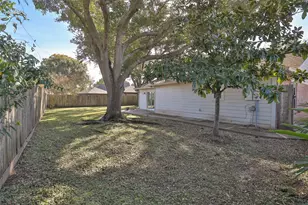 810 Palm Grove Cir, Sugar Land, TX 77498 - Photo 31