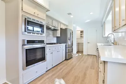 810 Palm Grove Circle, Sugar Land, TX 77498 - Photo 17