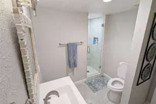 13374 Trail Hollow Dr, Houston, TX 77079 - Photo 11