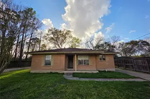 10424 Ballantine St, Houston, TX 77075 - Photo 1