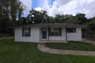 10424 Ballantine St, Houston, TX 77075 - Photo 1