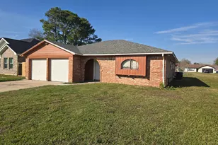 7218 Oriole Dr, Texas City, TX 77591 - Photo 1