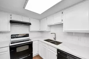 3750 Tanglewilde St, Houston, TX 77063 - Photo 17