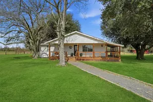 611 Reidland Rd, Crosby, TX 77532 - Photo 1