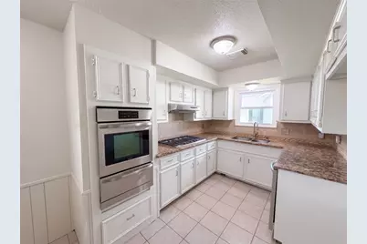 609 Heather Lane, Friendswood, TX 77546 - Photo 7