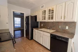 5725 Townhouse Ln, Beaumont, TX 77707 - Photo 9