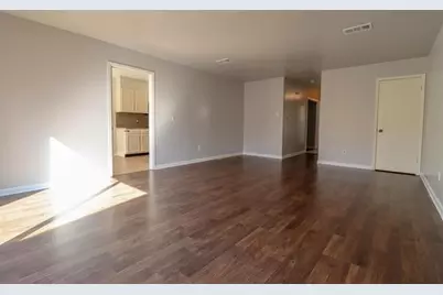 5725 Townhouse Lane, Beaumont, TX 77707 - Photo 5