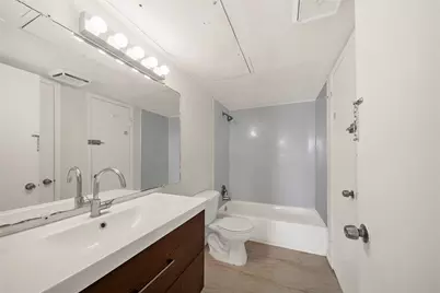 2626 Holly Hall Street #1102, Houston, TX 77054 - Photo 17