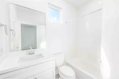 2471 W 11th Street, Houston, TX 77008 - Photo 19
