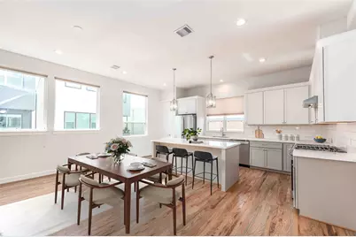 2471 W 11th Street, Houston, TX 77008 - Photo 9