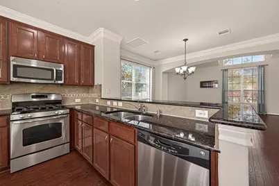 880 Fisher Street, Houston, TX 77018 - Photo 13
