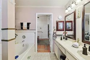 1818 Kemah Oaks Dr, Kemah, TX 77565 - Photo 13