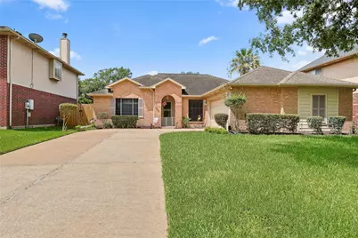 1818 Kemah Oaks Drive, Kemah, TX 77565 - Photo 1