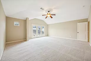2 Schwab Ln, Houston, TX 77055 - Photo 11