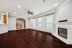 2 Schwab Ln, Houston, TX 77055 - Photo 23