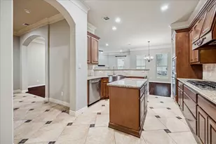 2 Schwab Ln, Houston, TX 77055 - Photo 15