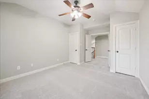 2 Schwab Ln, Houston, TX 77055 - Photo 13