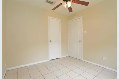 2460 W Shane Street #2, Alvin, TX 77511 - Photo 9