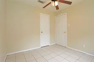2460 W Shane St, Alvin, TX 77511 - Photo 9