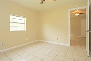 2460 W Shane St, Alvin, TX 77511 - Photo 7