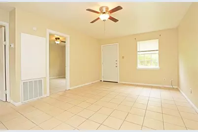 2460 W Shane Street #2, Alvin, TX 77511 - Photo 5