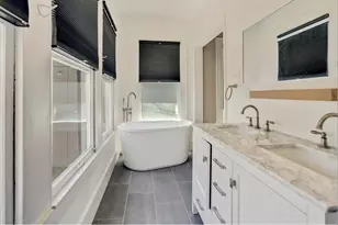 1612 39th St, Galveston, TX 77550 - Photo 5