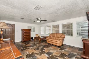 4415 W Bayshore Dr, Bacliff, TX 77518 - Photo 5