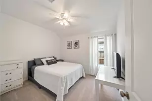 2020 Hyde Acres St, League City, TX 77573 - Photo 7
