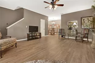 9800 Pagewood Ln, Houston, TX 77042 - Photo 7