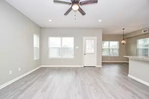 8215 Bonaire St, Houston, TX 77028 - Photo 11