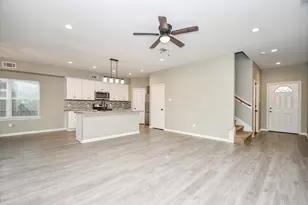 8215 Bonaire St, Houston, TX 77028 - Photo 7