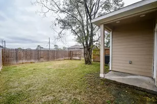 8215 Bonaire St, Houston, TX 77028 - Photo 25