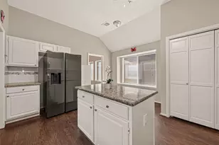 818 Maple Branch Ln, Pearland, TX 77584 - Photo 11