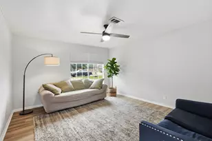 5150 Stardust Dr, Beaumont, TX 77706 - Photo 5