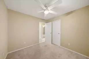 305 Peach St, Tomball, TX 77375 - Photo 9