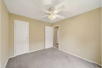 305 Peach Street, Tomball, TX 77375 - Photo 17