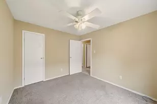 305 Peach St, Tomball, TX 77375 - Photo 17