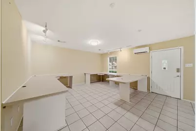 305 Peach Street, Tomball, TX 77375 - Photo 9