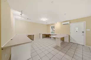 305 Peach St, Tomball, TX 77375 - Photo 9