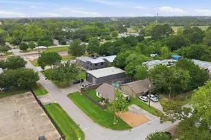 305 Peach St, Tomball, TX 77375 - Photo 29