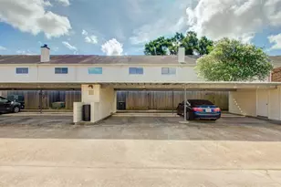 10332 Longmont Dr, Houston, TX 77042 - Photo 15