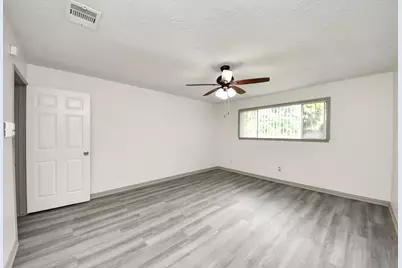 11523 Plumbrook Drive, Houston, TX 77099 - Photo 17