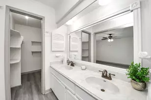 11523 Plumbrook Dr, Houston, TX 77099 - Photo 9